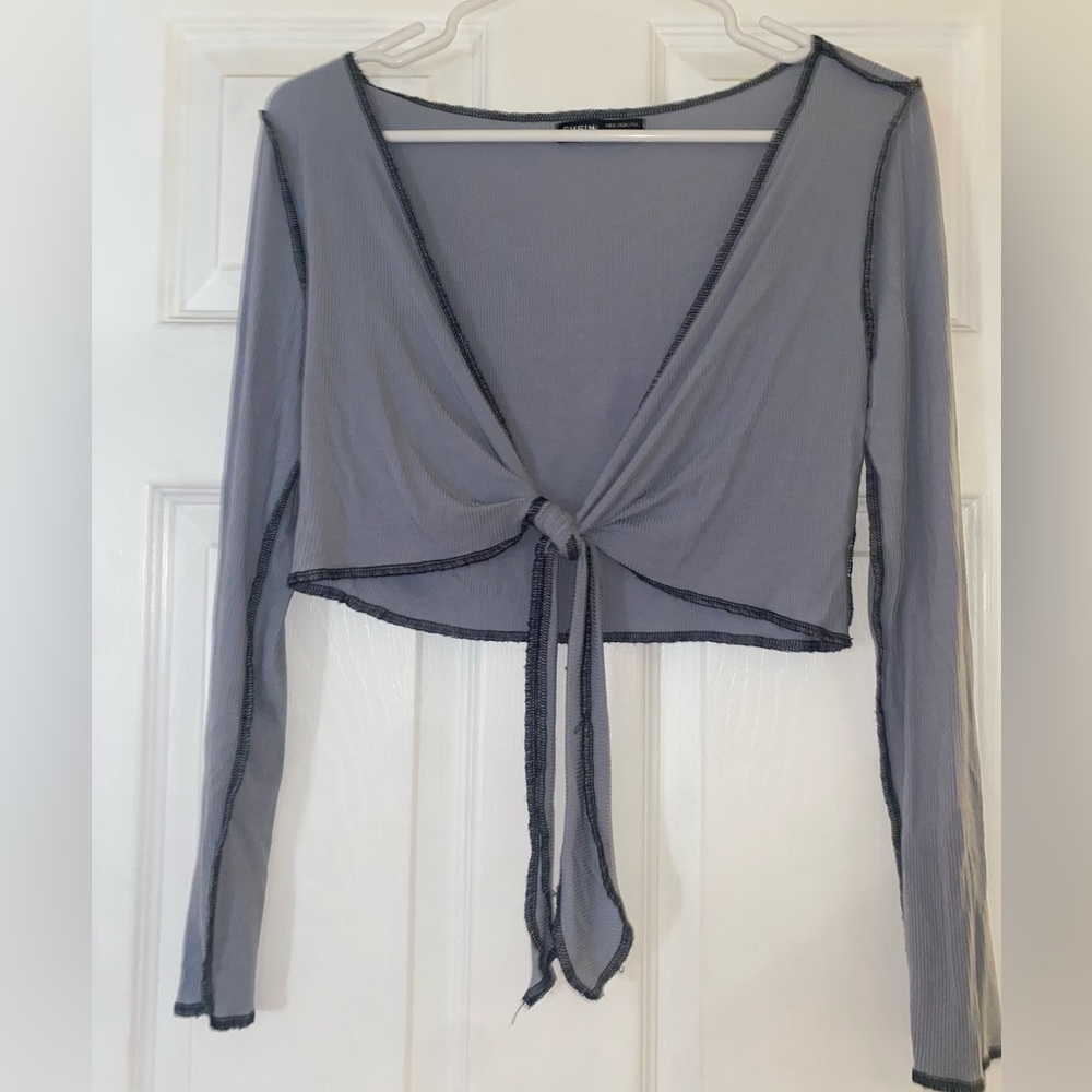Long sleeve tie in front shirt